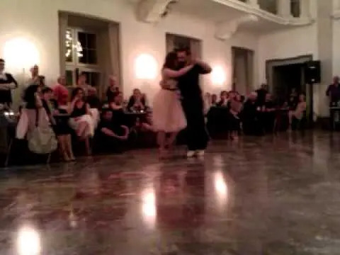 Video thumbnail for Maja Petrovic &  Marko Miljevic - Como dos extraños - Canaro