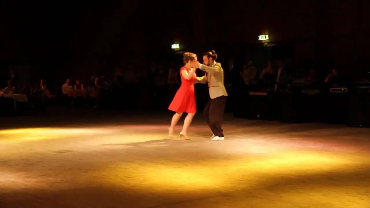 Video thumbnail for Maja Petrovic & Marko Miljevic - Dejame Ser Asi - Rodriguez