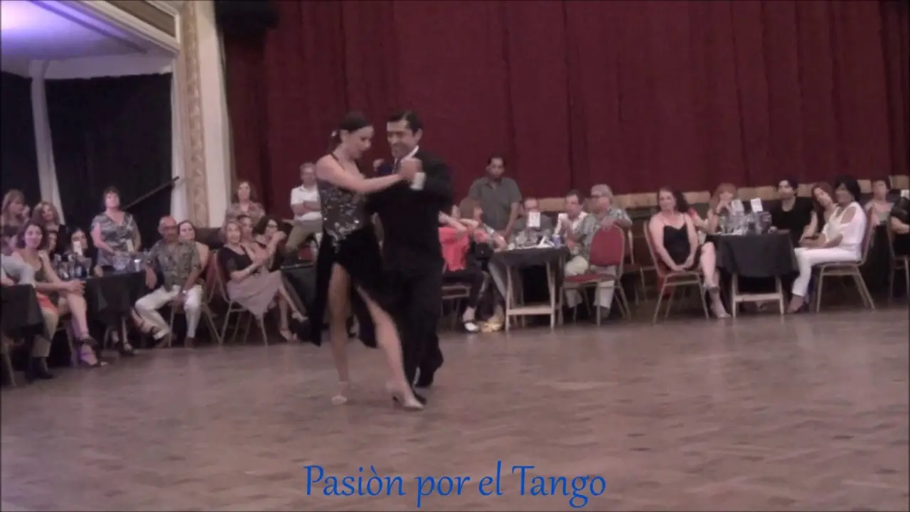 Video thumbnail for ALEJANDRA ARMENTI y DANIEL JUAREZ Bailando el Vals MI NOVIA DE AYER en LA MILONGUITA