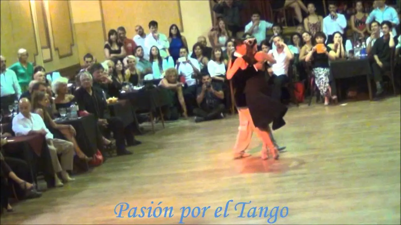 Video thumbnail for ALEJANDRA ARMENTI y DANIEL JUAREZ Bailando el Vals MI NOVIA DE AYER en YIRA YIRA MILONGA