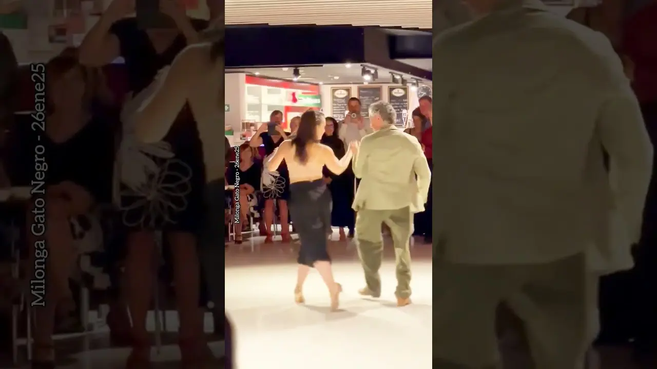 Video thumbnail for Lorena Mosele y Rafael Mendaro. El vals es azul (Adolfo Beron) Milonga Gato Negro. Alemania 26ene25