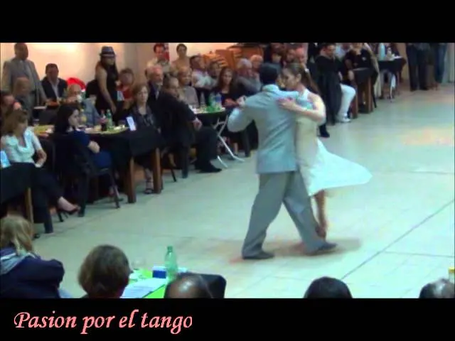 Video thumbnail for ALEJANDRA ARMENTI Y DANIEL JUAREZ BAILANDO EL VALS "VIBRACIONES DEL ALMA" EN SI TANGO