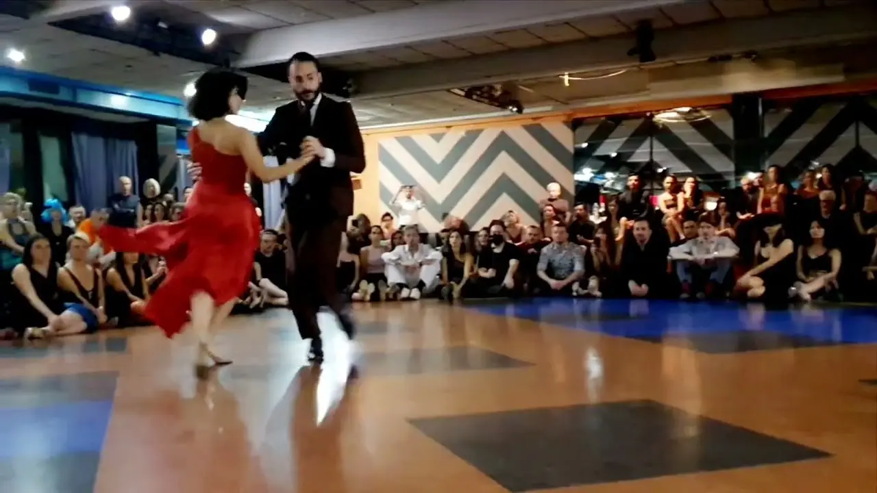 Video thumbnail for Gianpiero Galdi y Lorena Tarantino - A Salvador Allende