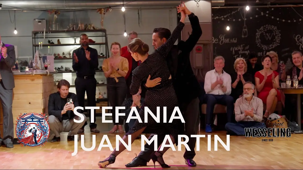 Video thumbnail for Stefania Colina and Juan Martin Carrara - Lágrimas y sonrisas - 2/4
