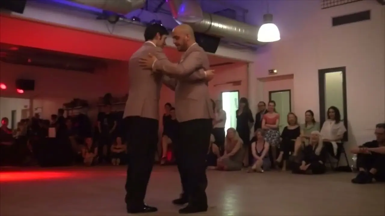 Video thumbnail for Vito Muñoz & Claudio Cardona: "Parque patricios" @ Milonga Chat Lo Ves Parijs