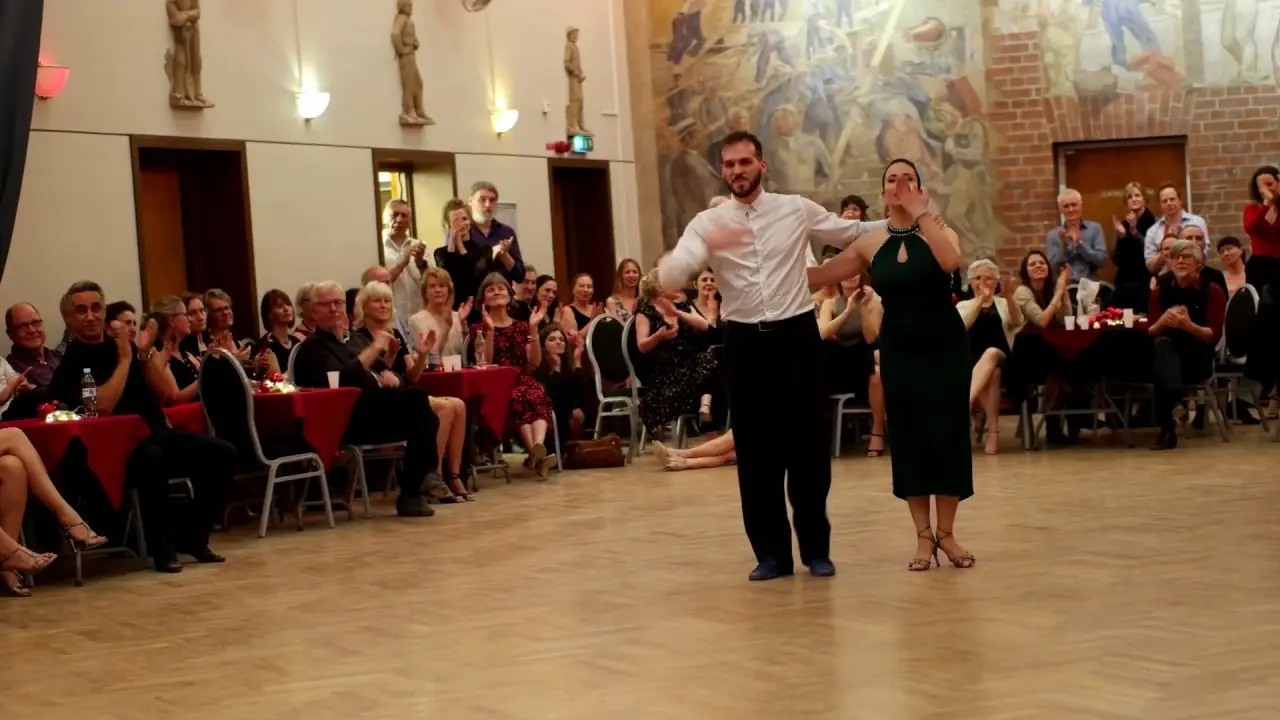 Video thumbnail for Panagiotis Triantafyllou y Rita Caldas (vals) at Stockholm Tango festival