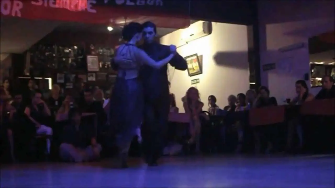 Video thumbnail for Jimena Hoeffner y Fernando Carrasco - Milonga 10 - IV