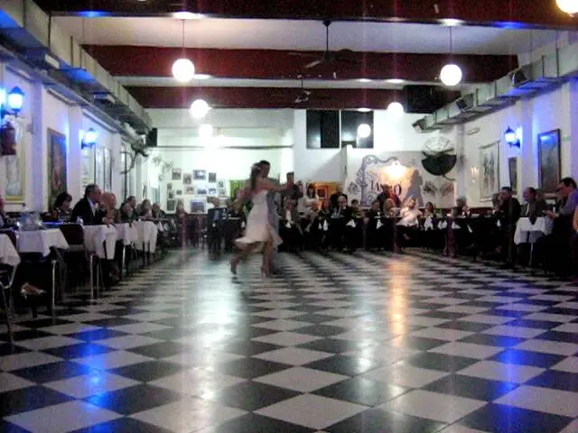 Video thumbnail for Alejandra Armenti y Daniel Juárez 2/2