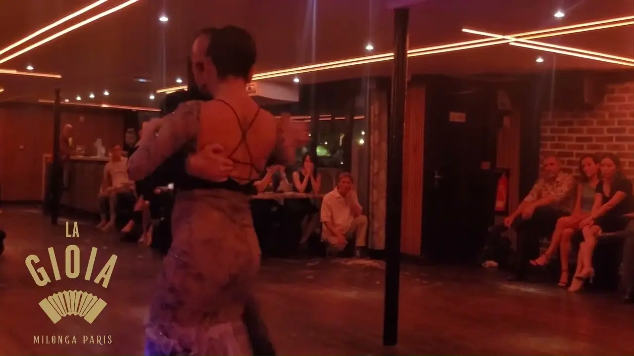 Video thumbnail for PABLO RODRIGUEZ & ANTONELLA TERRAZAS à la Milonga la GIOIA (4/4)