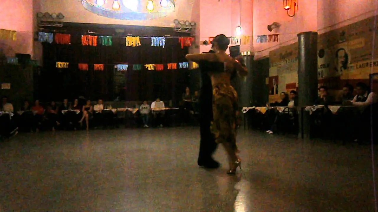 Video thumbnail for Jimena Hoeffner y Fernando Carrasco en El Motivo Tango 30/9/13