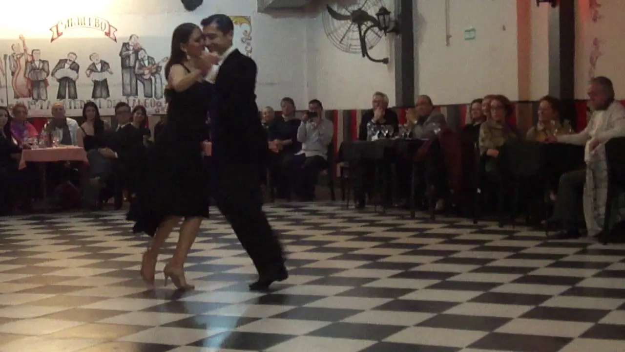 Video thumbnail for Sin Rumbo, bailan Alejandra Armenti y Daniel Juarez, 2-4
