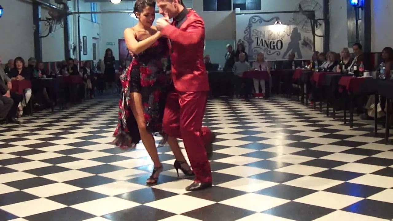 Video thumbnail for Sin Rumbo, bailan SAMANTHA DISPARI y SANTIAGO FINA  1/4