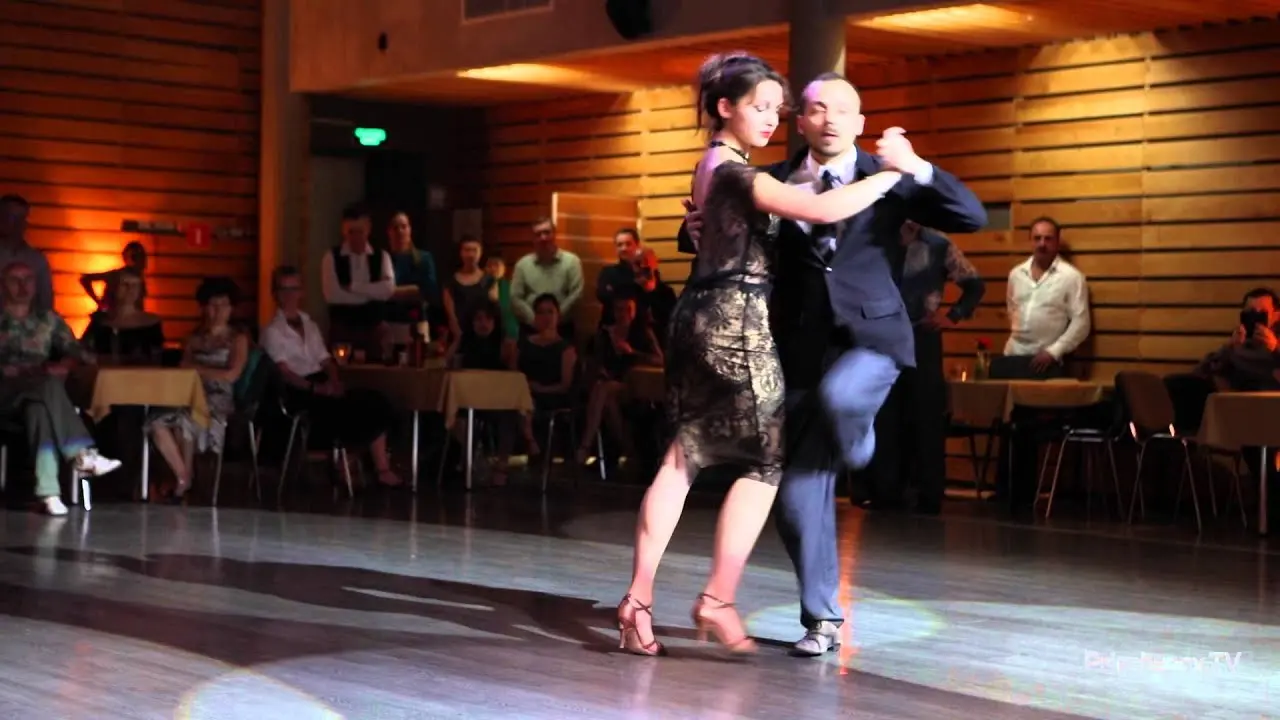 Video thumbnail for Giggio Giovanni & Polina Barsukova, Anibal Troilo - Con Permiso