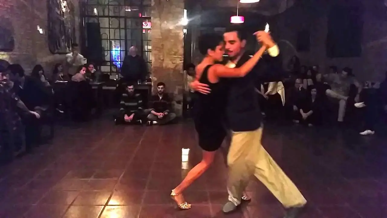 Video thumbnail for Natasha Arapé y Marcos Morinígo en la Cachivacheria Milonga - Que Dios te ayude