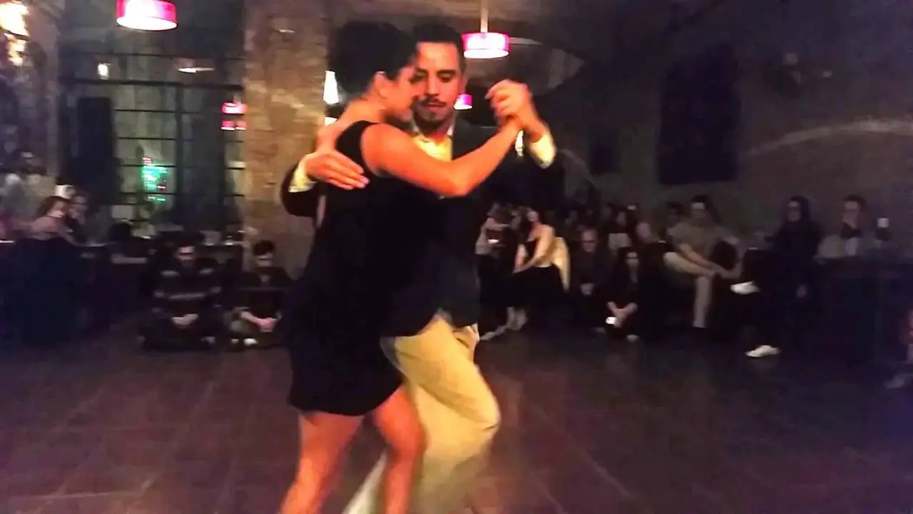 Video thumbnail for Natasha Arapé y Marcos Morinígo en la Cachivacheria Milonga - La cicatriz