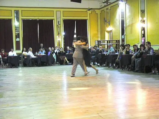 Video thumbnail for La Milonga de Buenos Aires - Natasha Arape y Ariel Taritolay en Yira Yira