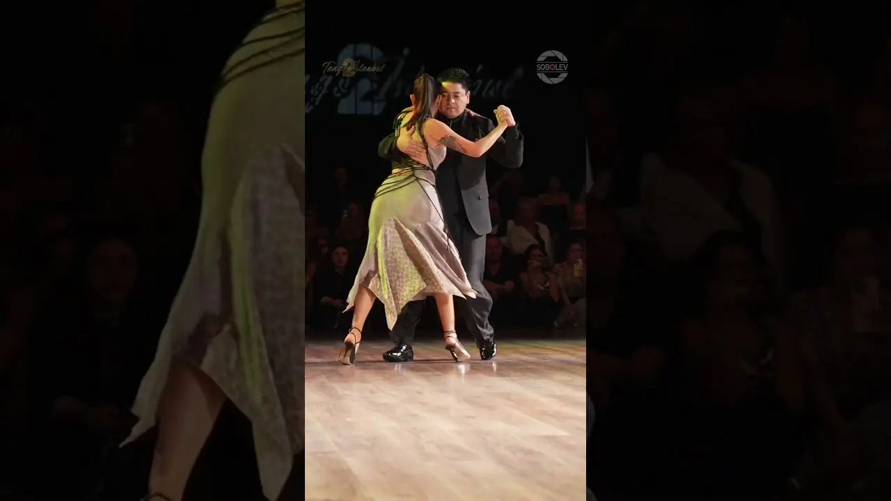 Video thumbnail for Roxana Suarez & Carlitos Espinoza – Sharp, Elegant, D’Arienzo