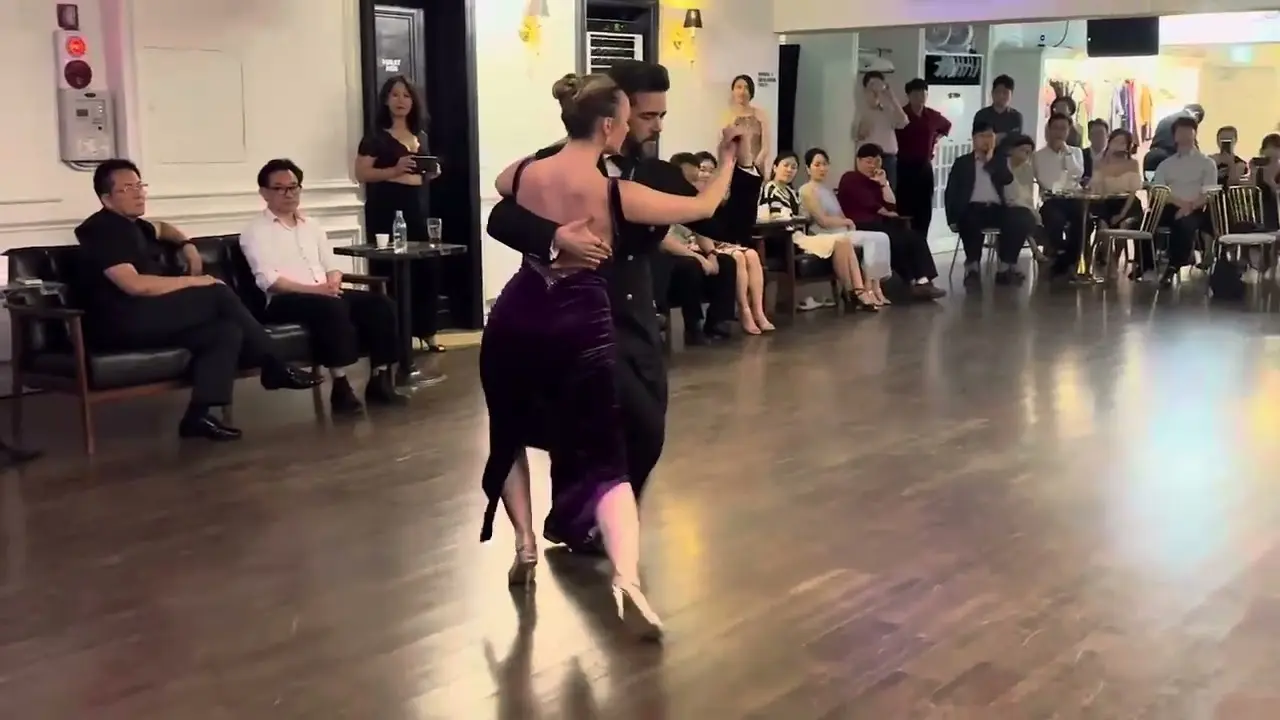 Video thumbnail for Milonga DO 월요 밀롱가와 함께 Dana Zampieri & Luciano Paulino III