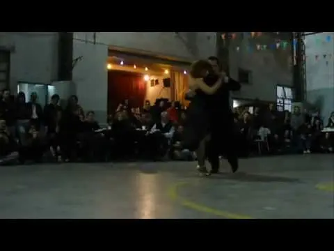 Video thumbnail for FERNANDO GALERA Y VILMA VEGA EN LA MILONGA DEL MORÁN (JULIO 2010) 3/4