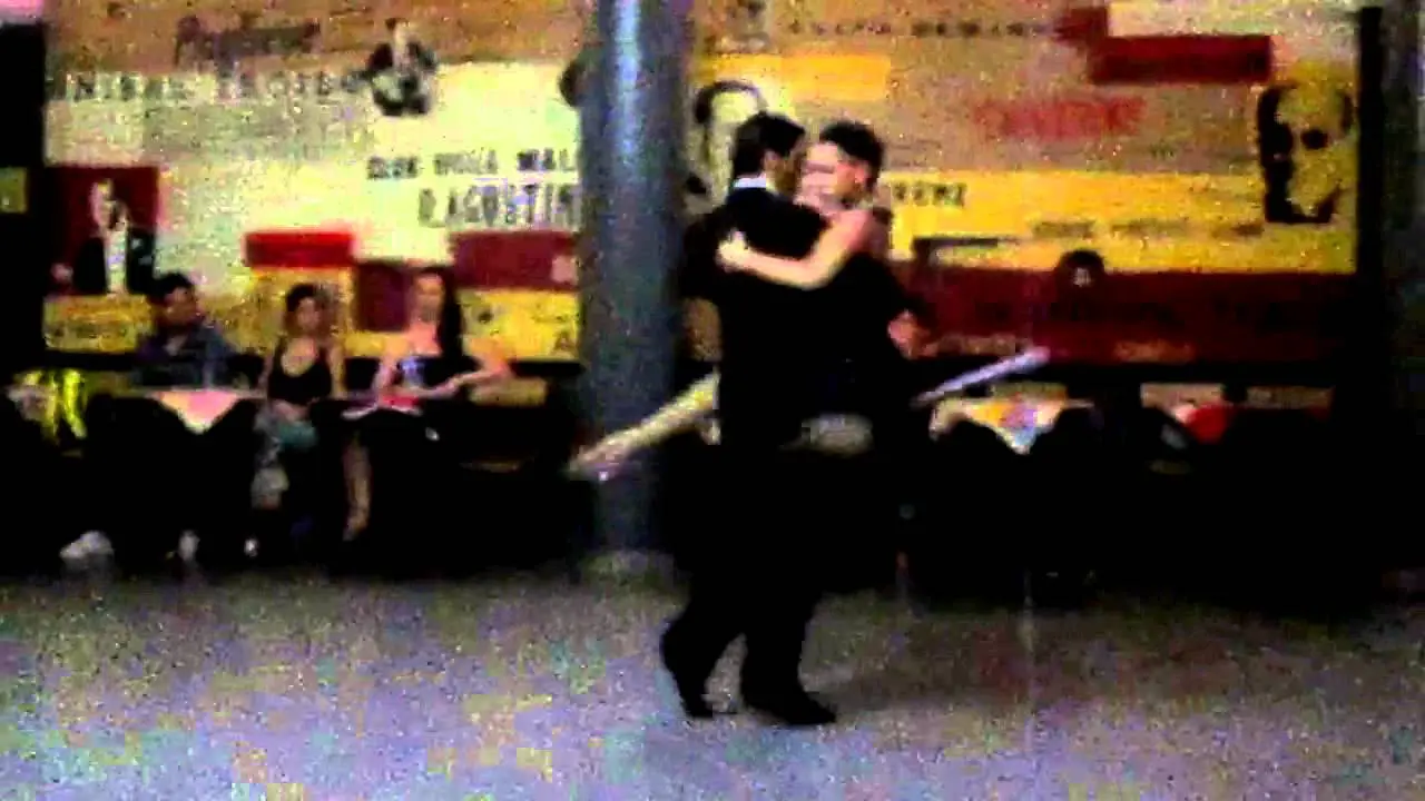 Video thumbnail for FERNANDO CARRASCO Y HEBE HERNANDEZ - EXHIBICION DE TANGO PRACTICA EL MOTIVO