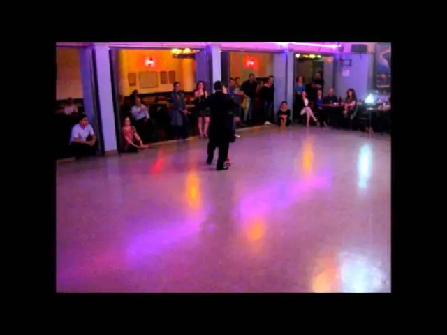 Video thumbnail for Jimena Hoeffner y Fernando Carrasco en ZUM!