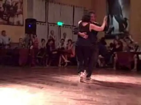 Video thumbnail for Julio Balmaceda y Corina De La Rosa performing to Orquesta Color Tango @ Milonga Parakultural