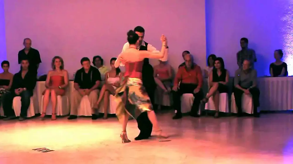 Video thumbnail for Luciano Brigante & Alejandra Orozco - Café de Los Angelitos