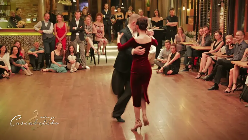 Video thumbnail for Joanna Jabłońska & Piotr Bochiński - Milonga Cascabelito (3/4)
