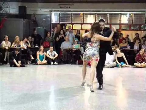 Video thumbnail for Carolina Del Rivero y Donato Juarez en Villa Malcolm