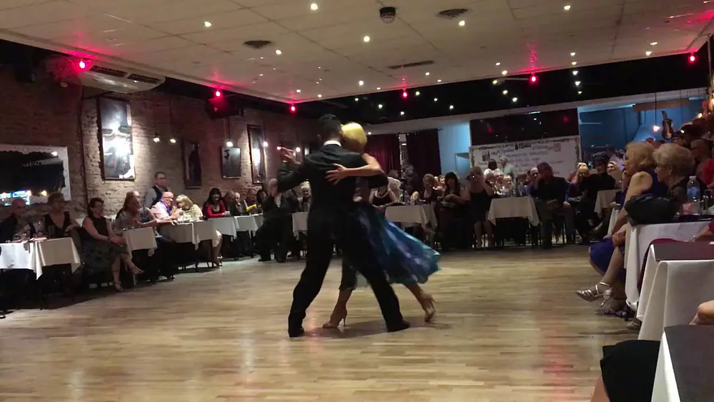 Video thumbnail for Alejandra Mantinan y Danilo Maddalena - Milonga Alo Lola Buenos Aires 14/08/2016 1/4