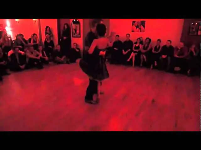Video thumbnail for Santiago Steele & Luna Palacios Dance 'Indiferencia' @ La Nacional