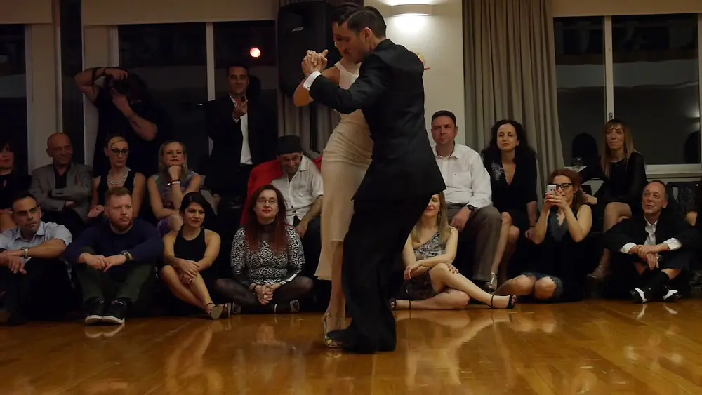 Video thumbnail for Neri Piliou & Yanina Quinones - "La Milonga de Buenos Aires" (Francisco Canaro)