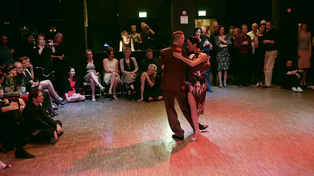 Video thumbnail for Michael Nadtochi y Paula Duarte en Frankfurt (2)