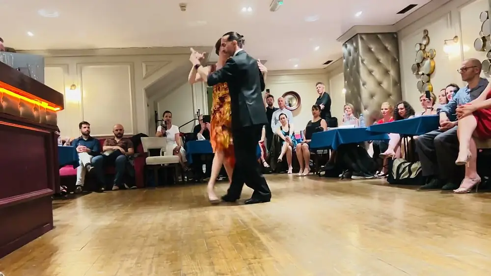 Video thumbnail for Tango Vals . Gustavo Rosas. Rebecca O'Laoire. Donato. Milonga El Beso. Julio 2022. Dublin. Irlanda.