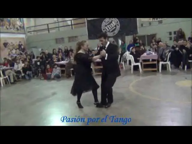 Video thumbnail for MARIA Y CARLOS RIVAROLA Bailando el Tango EL MARNE en la MILONGA DEL MORAN
