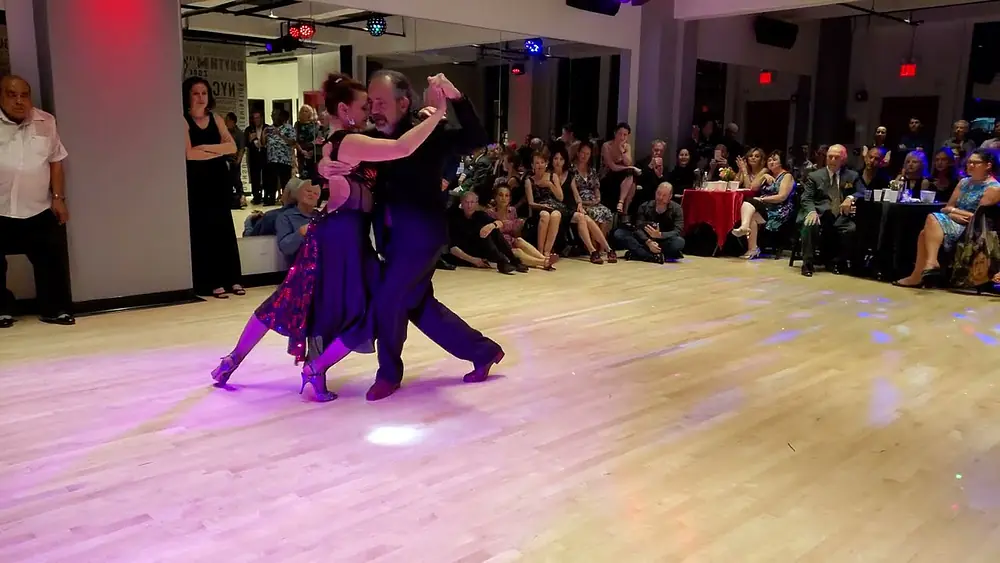 Video thumbnail for Argentine tango: Gustavo Naveira & Giselle Anne - Amando en Silencio