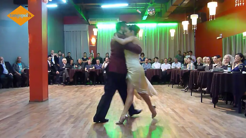 Video thumbnail for 2/4 - Jonathan Saavedra & Clarisa Aragon @ Milonga de los domingos