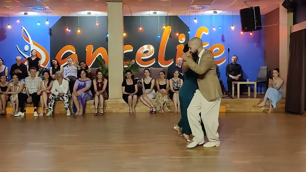 Video thumbnail for Corina Herrera & Geronimo Dorkas: Alfredo Zitarrosa - Pa' l Que Se Va