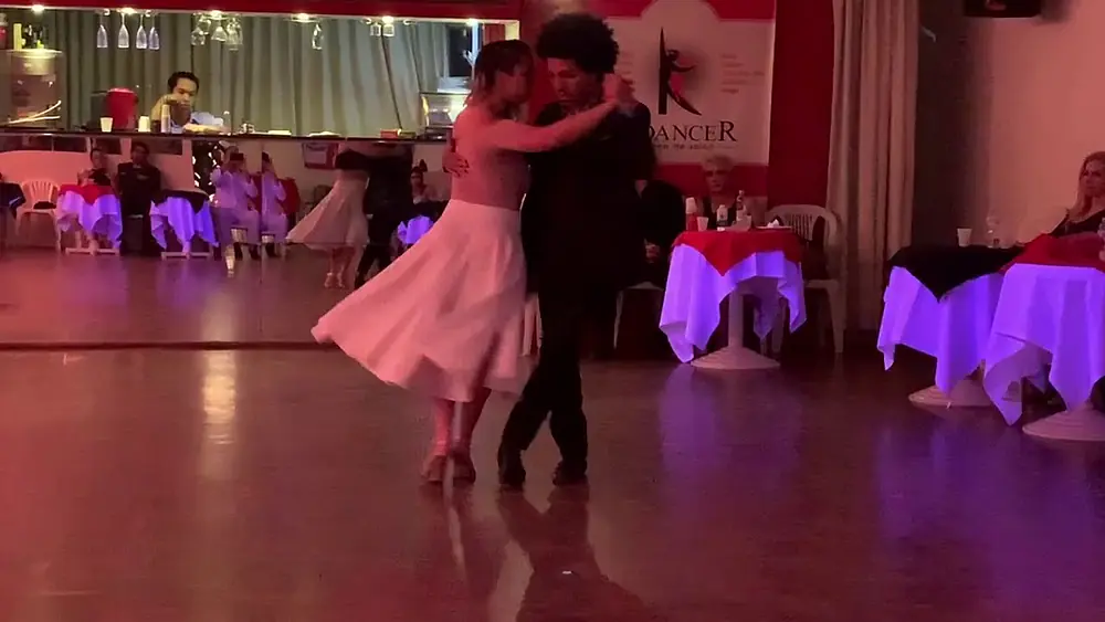 Video thumbnail for Vinicius Souza y Gaby Mataloni en la 2da Trasnochando Milonga, São Paulo 2/3