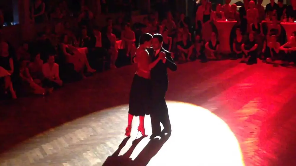 Video thumbnail for Adrian y Amanda Costa 2/4