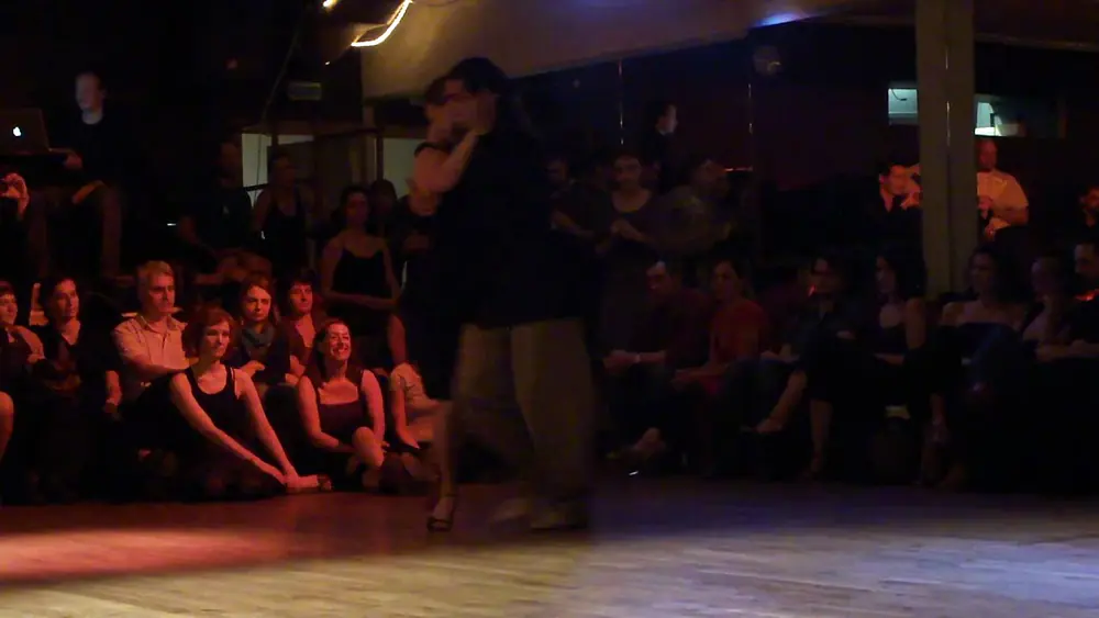 Video thumbnail for Enzo Hoces et  Aurore Chadoin - Milonga 3/4 - Le Colectivo, Paris, Octobre 2010