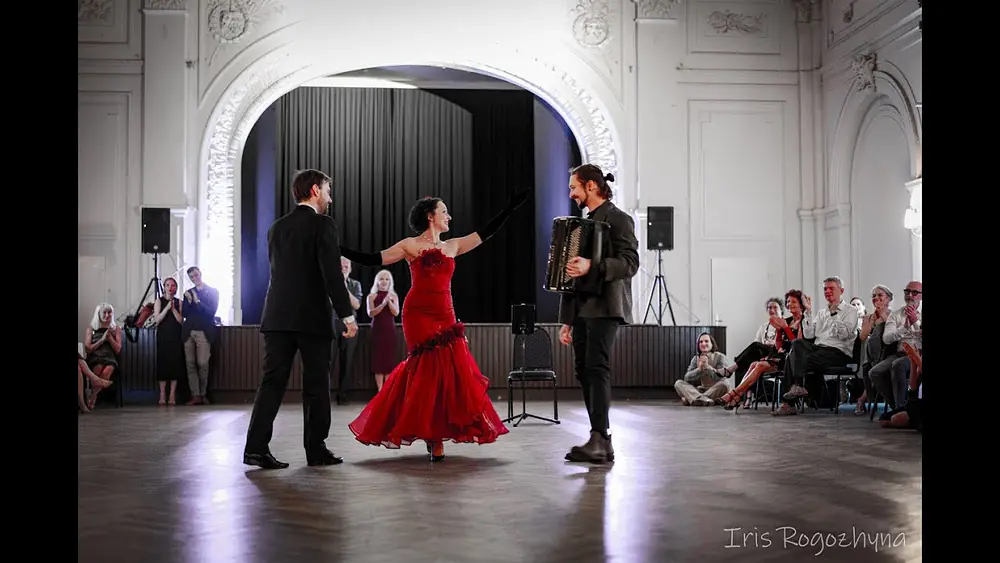 Video thumbnail for Duet "Wiener Blut" by Verena Barth-Jurca & Helmut Höllriegl Vienna 2023