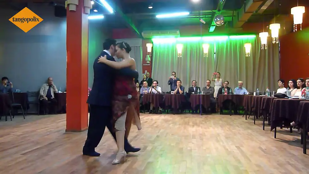 Video thumbnail for 1/4 - Edwin Espinosa & Alexa Yepes @ Milonga de los domingos