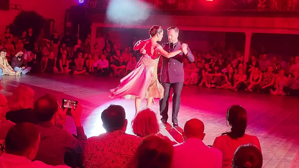 Video thumbnail for Argentine Tango: Vanesa Villalba & Facundo Piñero - Barro