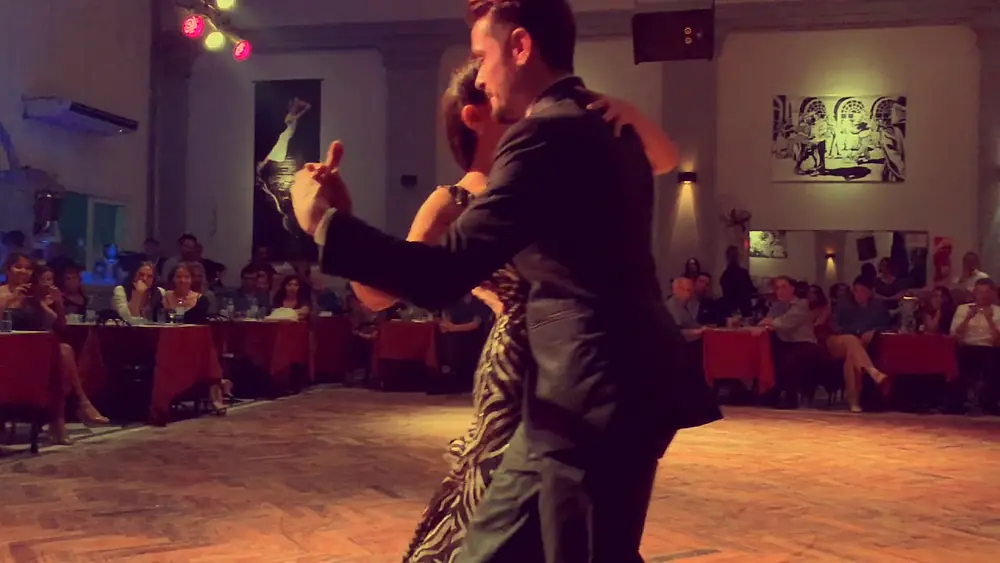 Video thumbnail for Silvana Anfossi y Felix Naschke - Juan D'Arienzo-Meta Fierro @ Salón Canning