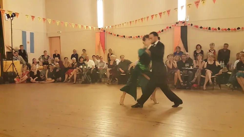 Video thumbnail for Gisela Passi & Rodrigo Rufino ❤ Champagne Tango @ Festival Tangoleron 2017