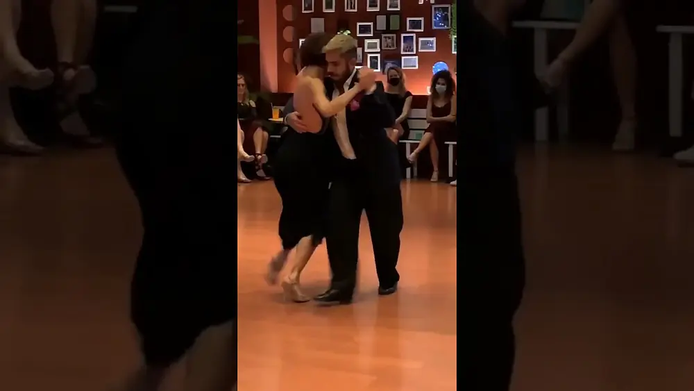 Video thumbnail for Verónica Palacios y Jonathan Agüero 🤍 Follow @tangoexpo  #shorts #tango