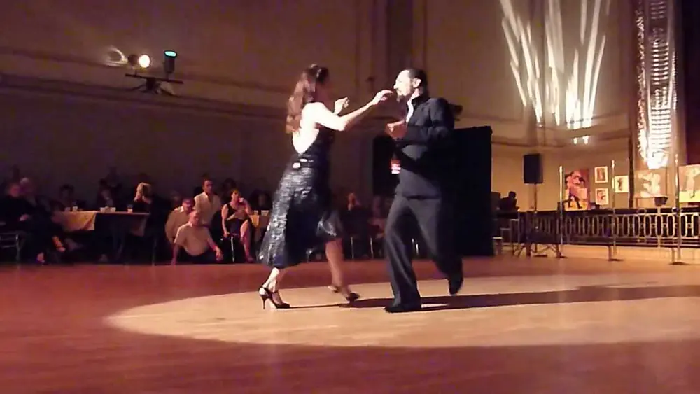 Video thumbnail for 3 M Belén GIACHELLO y Diego RIEMER 8Renversé LILLE janv 2013
