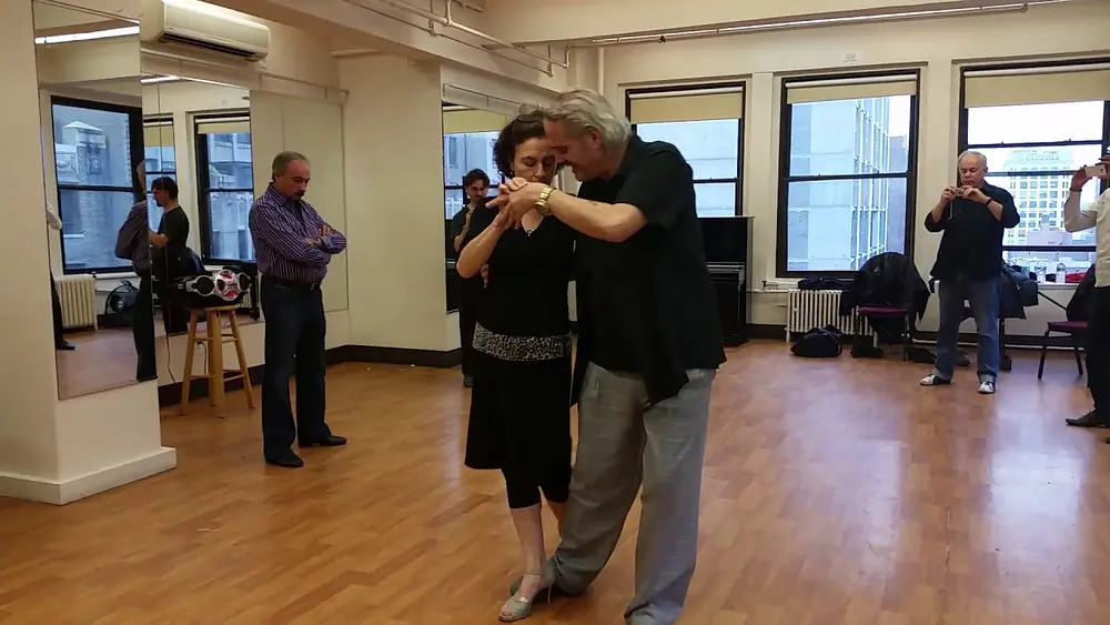 Video thumbnail for Argentine tango workshop: Oscar Casas & Ana Miguel - Barridas