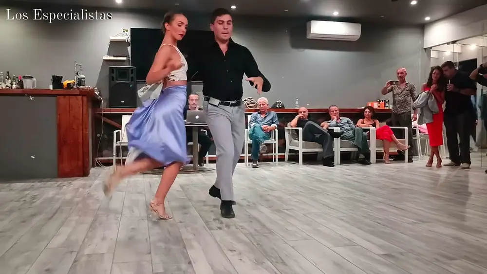 Video thumbnail for Rachele Morelli y Francesco M. Paglionico @ Milonga KM42_Napoli, 9 Settembre 2023_3/4